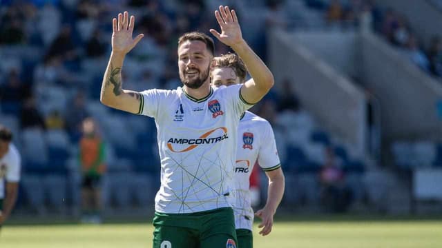 Stamatelopoulos, Taylor star as ALM Jets down Phoenix