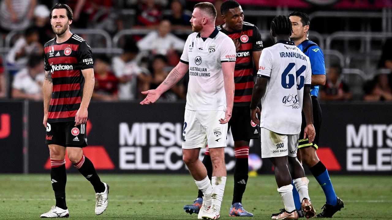 10-man Wanderers pip Adelaide in 1-0 ALM win
