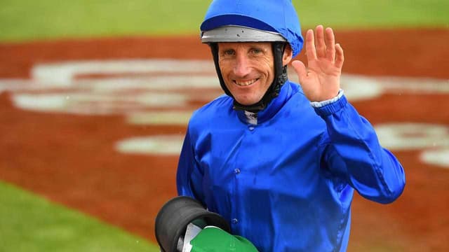 Legendary jockey Damien Oliver wins his farewell race