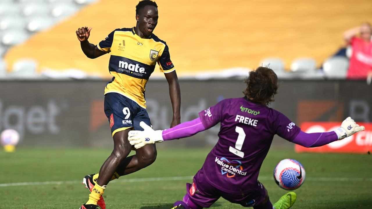 Mariners plot to break Roar fortress in ALM ambush