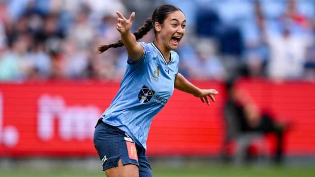 Sky Blues ground Phoenix with Dos Santos header in ALW
