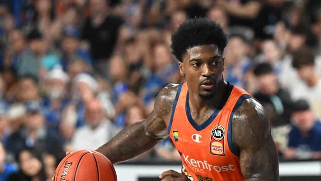 Snakes fire on NYE to beat Melbourne United again