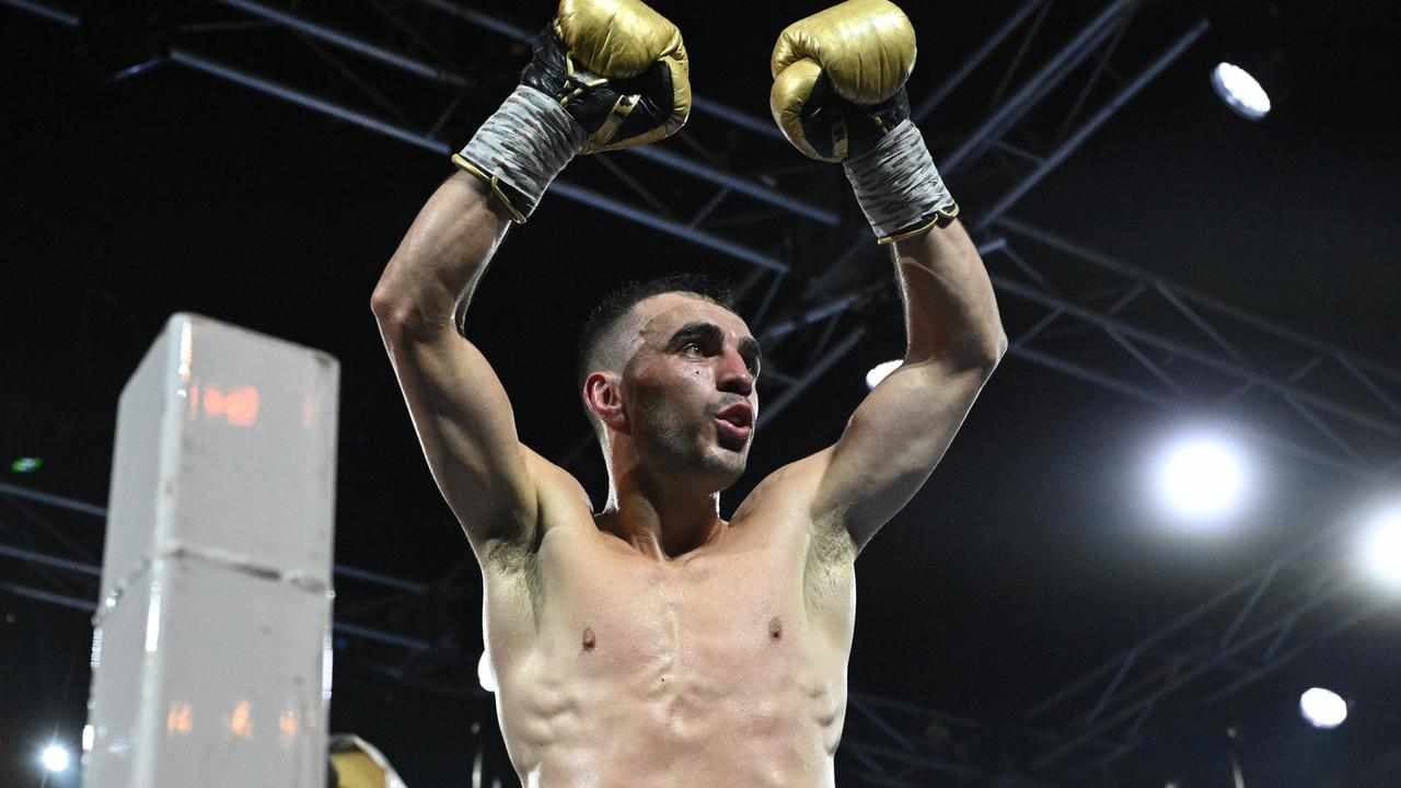 Moloney seeks KO to signal year of mayhem ahead