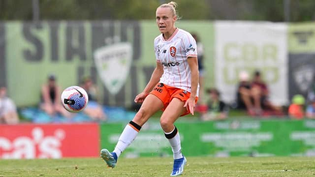 Yallop stars in Roar ALW win, Adelaide sink Glory