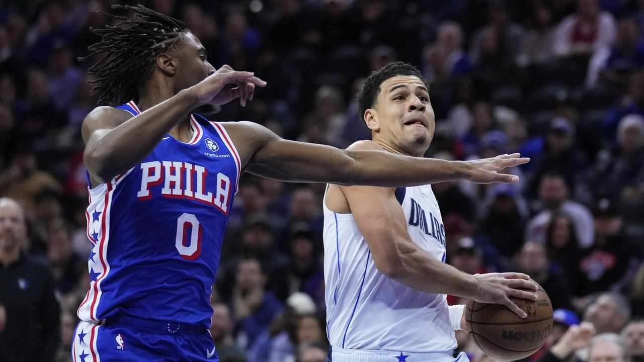 Josh Green's hot hand helps Mavericks beat 76ers in NBA