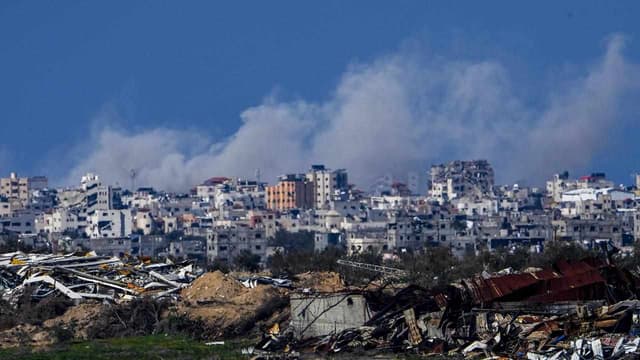 Wong walks tightrope over top court's Israel ruling