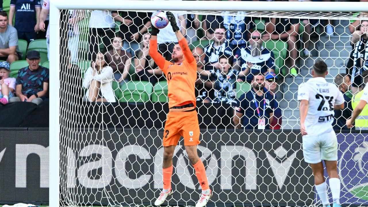 Macarthur win to end Melbourne Victory's unbeaten run