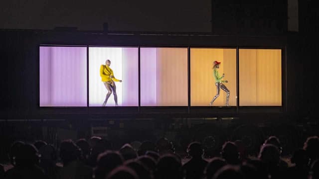 Alien travelator dance show trucks to Fringe Festival