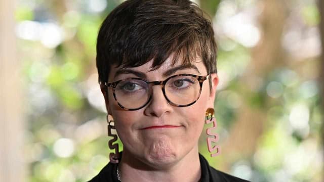 Queensland MP recovering in hospital after car crash