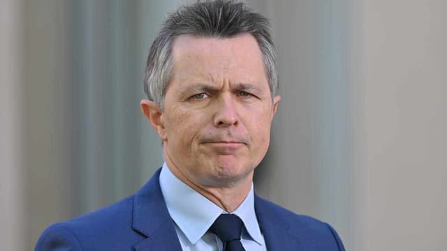 Labor's school funding pledge may trip on 'loophole'