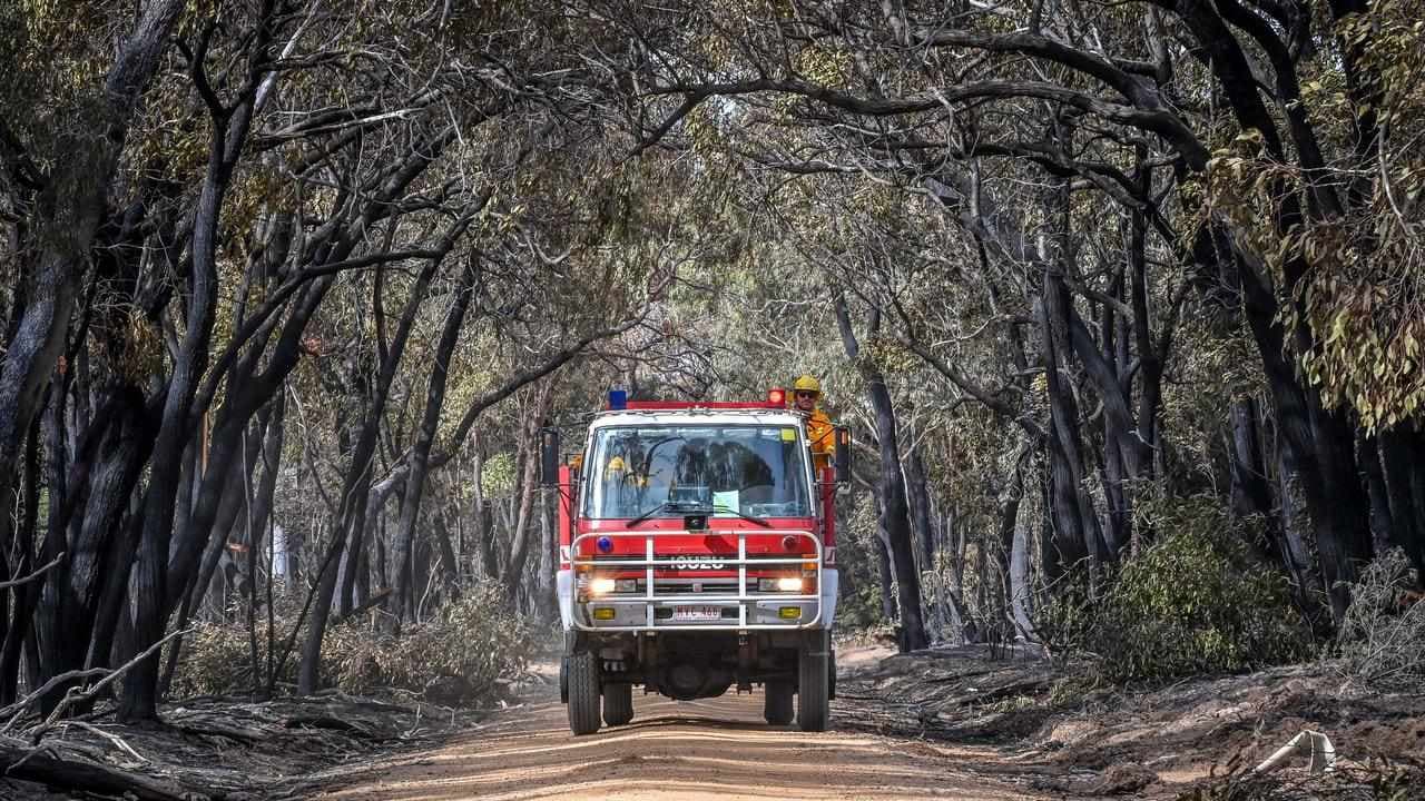 Victorian home losses reach 46 as bushfires contained