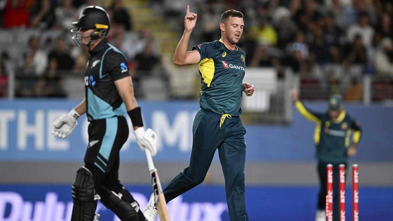 Hazlewood, Zampa pin NZ as Aussies claim T20 series