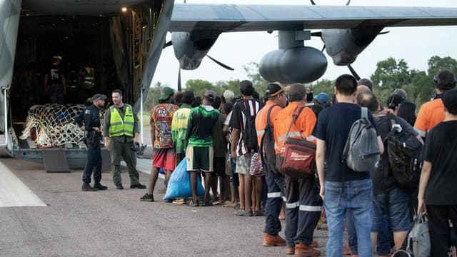 Rising floodwaters trigger more cyclone evacuations