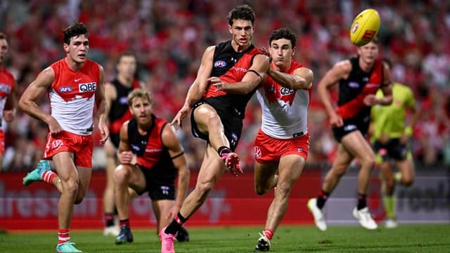 Bombers back Wright ahead of tribunal hearing