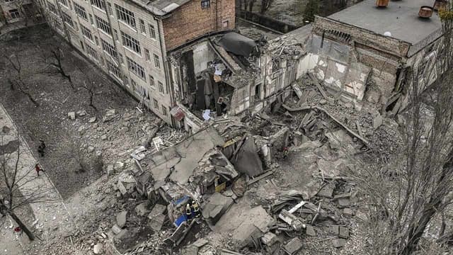 Ten hurt as Russian missile debris hits Kyiv: officials