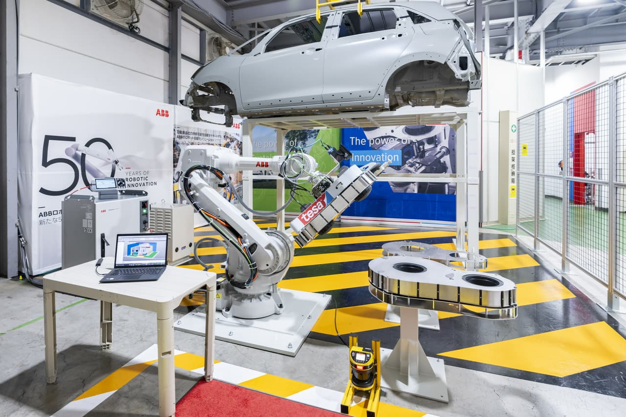 Driving automation: tesa and ABB join forces to showcase innovative hole covering automation technology in Japan