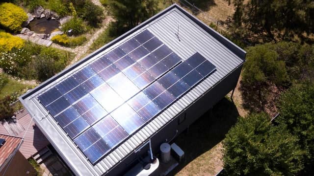 Call for home battery cash to support solar milestones