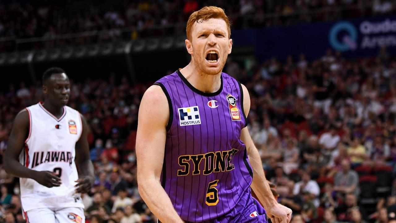 Two-time NBL champion Angus Glover joins Phoenix