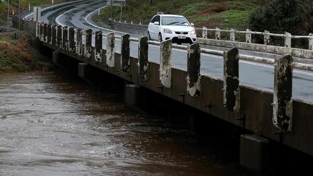 Council probed as tonnes of sewage spilt into river