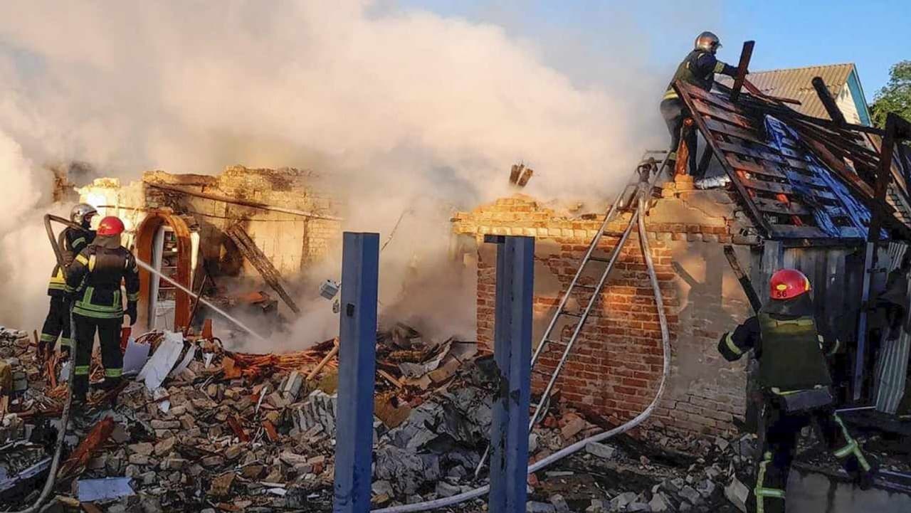 Russian air strike piles pressure on Ukraine power grid