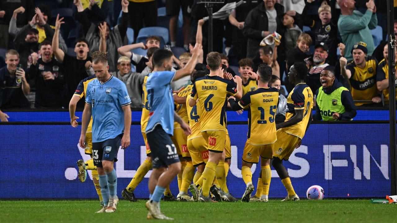 Mariners claim 2-1 ALM finals win over nine-man Sydney