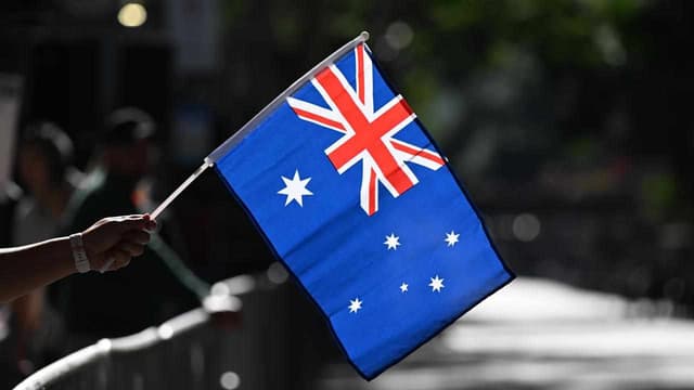 Red flags raised over Anzacs ensign claim
