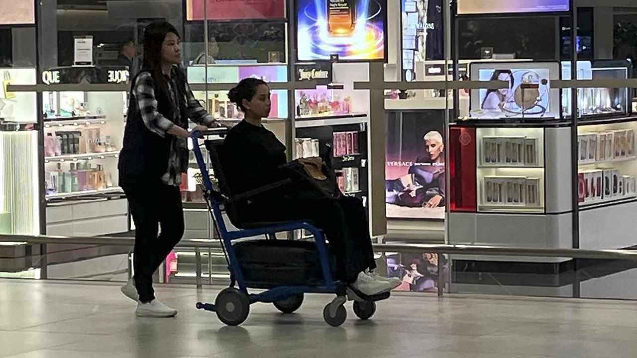 No more meals when seatbelt sign on: Singapore Airlines