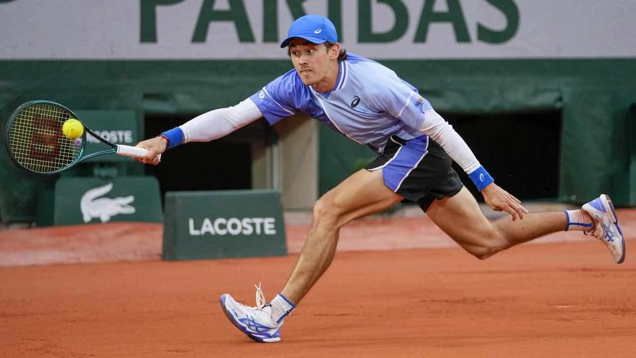 De Minaur and Kokkinakis break Aussie duck in Paris