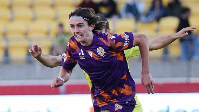 Glory young gun Bennie joins English Championship club