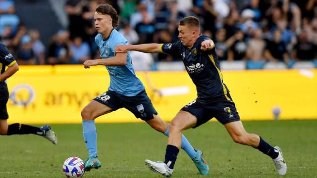 Sydney FC's Jake Girdwood-Reich seals US switch