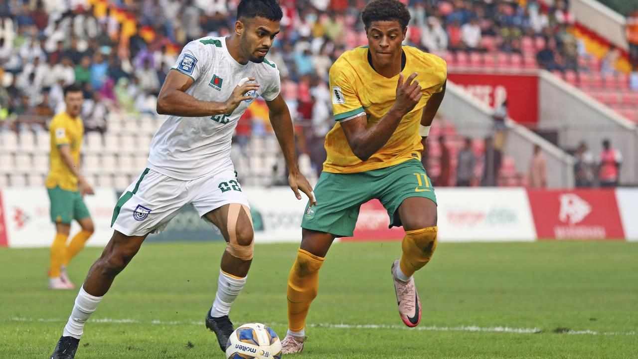 Arnold laments unsafe pitch as Socceroos switch focus