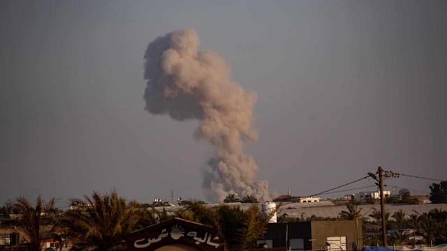Israel air strike kills senior Gaza health official