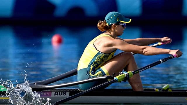 Rower Rigney wants matching medal to canoe star Fox