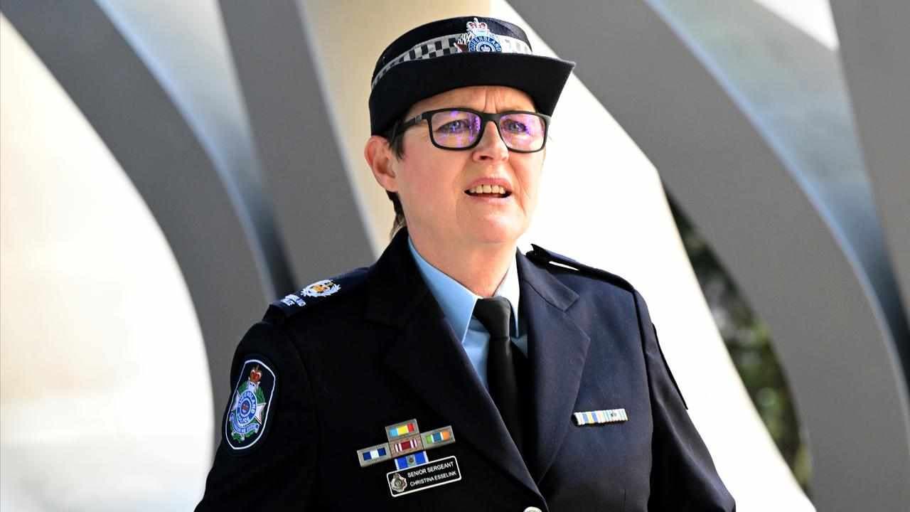 'Hero' officers rescued colleagues, retrieved bodies