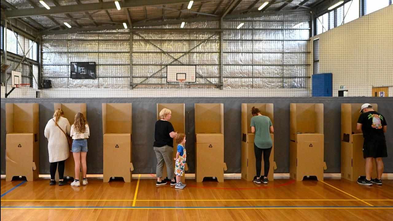 Not 'realistic' Libs didn't know deadline: commissioner