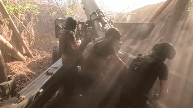 Russia 'takes' Ukraine town while advancing on Pokrovsk