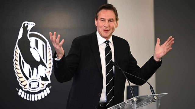 Collingwood president Browne stepping down