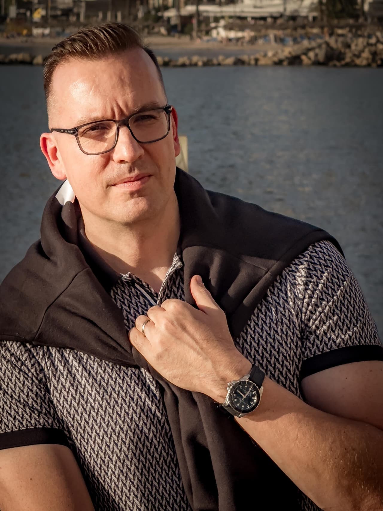 QNET Unveils Limited Edition Bernhard H. Mayer Wave Rider: A Masterpiece of Precision and Adventure