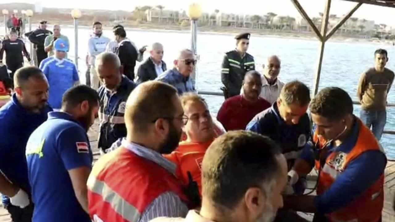 Four bodies recovered from Egypt capsized tourist boat