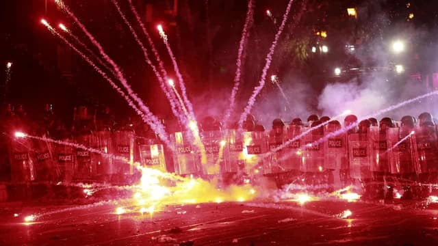 Defiant Georgian president seeks Europe's support