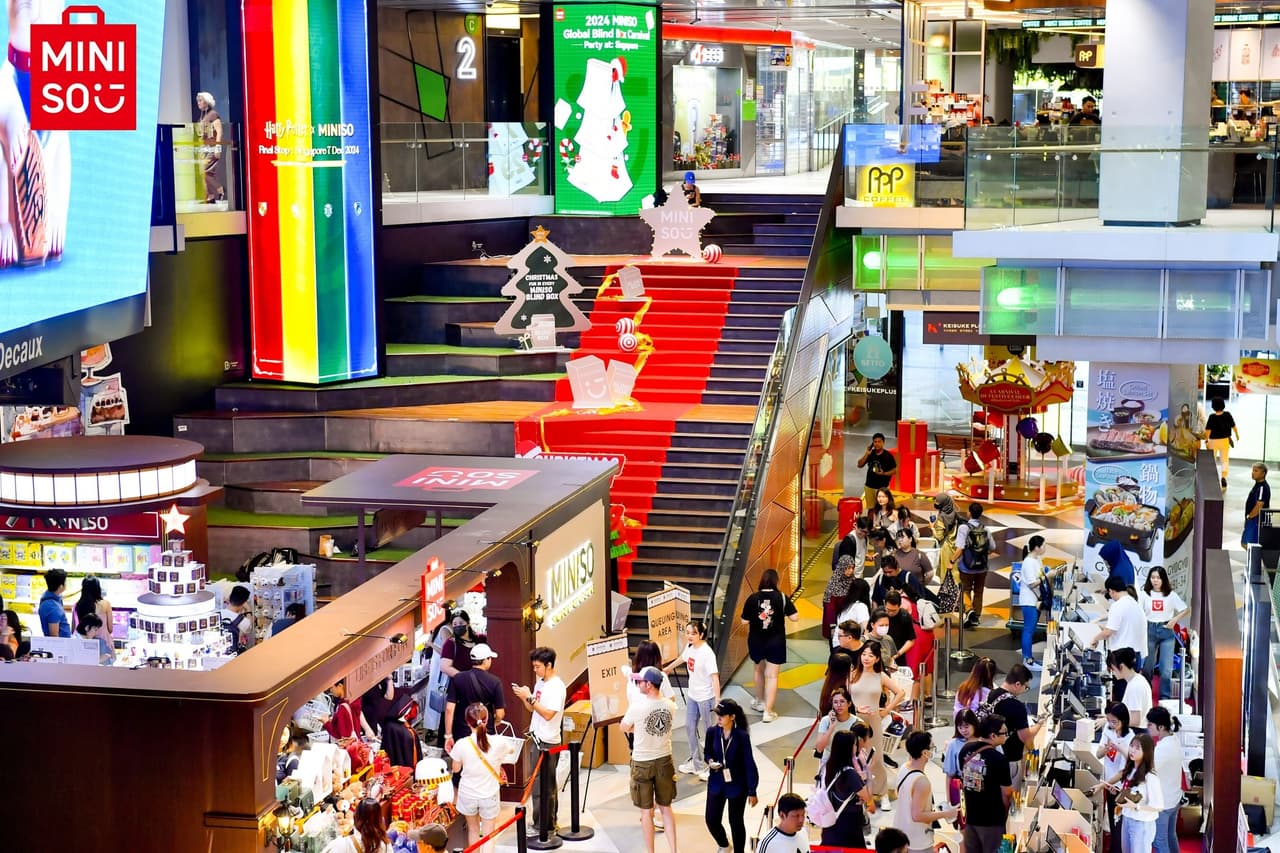Singapore's First MINISO IP Collaboration Pop-Up Store Debuts at the Heart of the City, Unveiling Blind Box Wonders for the Holiday Season