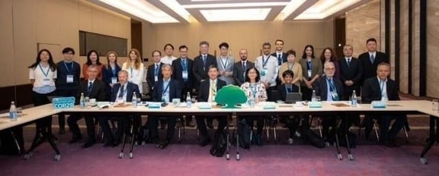 Cathay Financial Holdings Hosts COP29 Global Climate Leaders Roundtable: Brainstorming Solutions for Climate Finance and Energy Transition