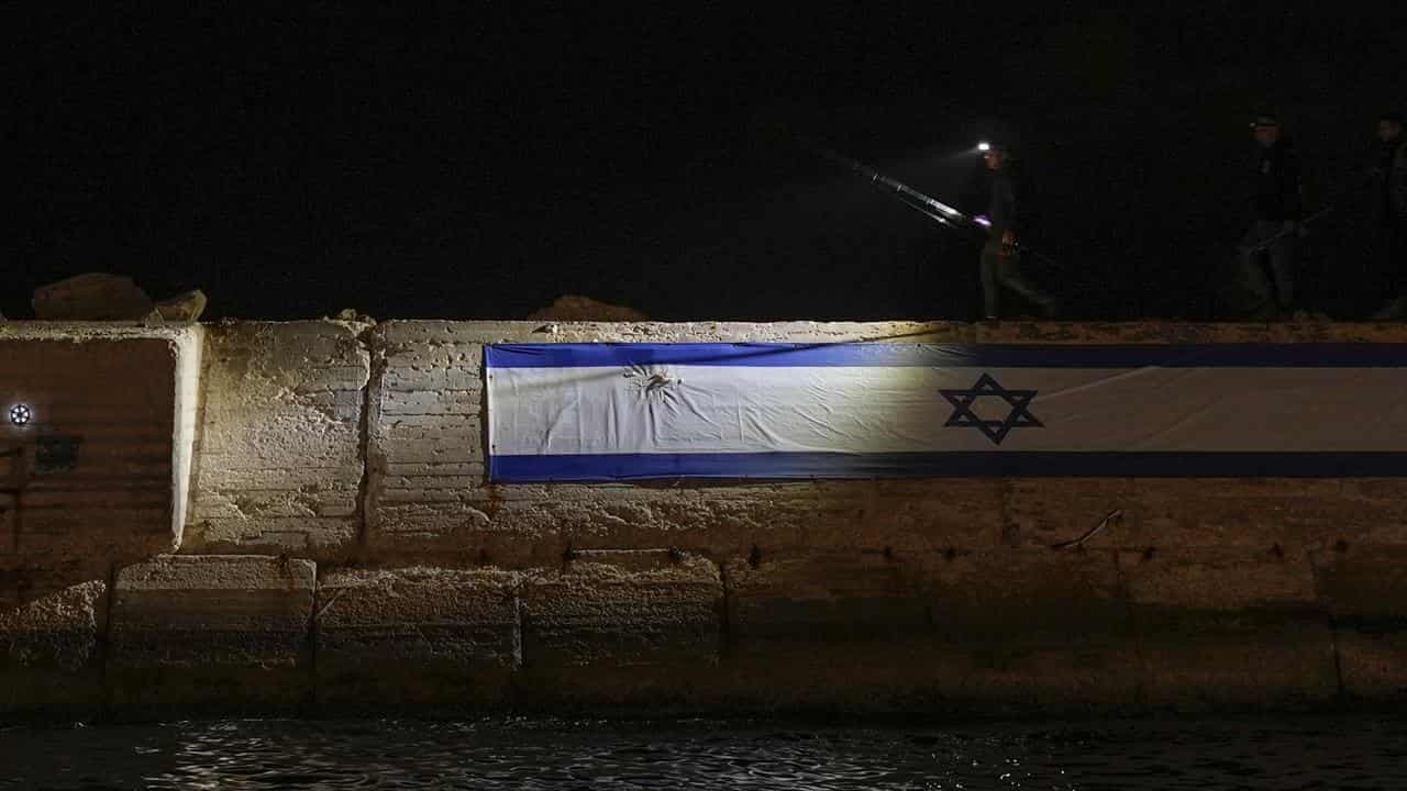 Gaza truce efforts intensify, Israeli strike kills 20
