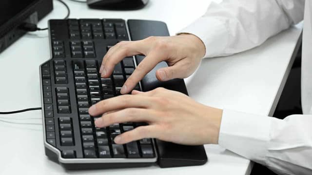 Tech fears overpower hiring woes as top business worry