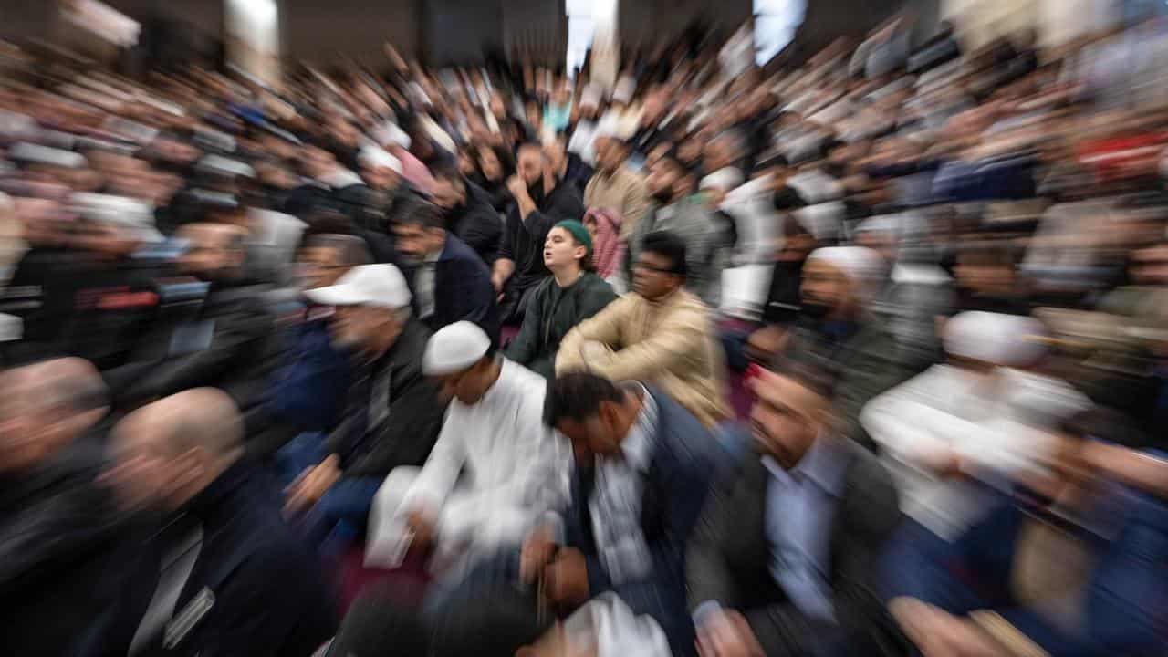 Claim about Muslim welfare payments from multiple partners is false