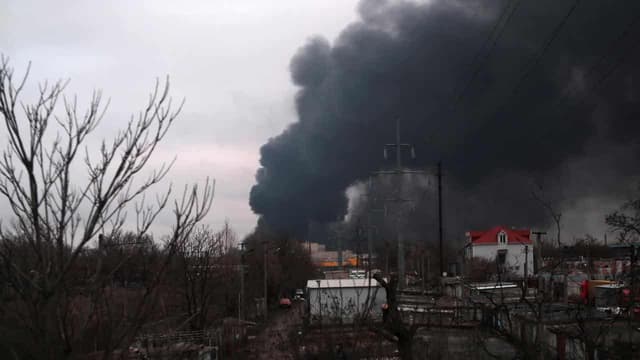 Ukraine launches drone attacks on Russian refineries