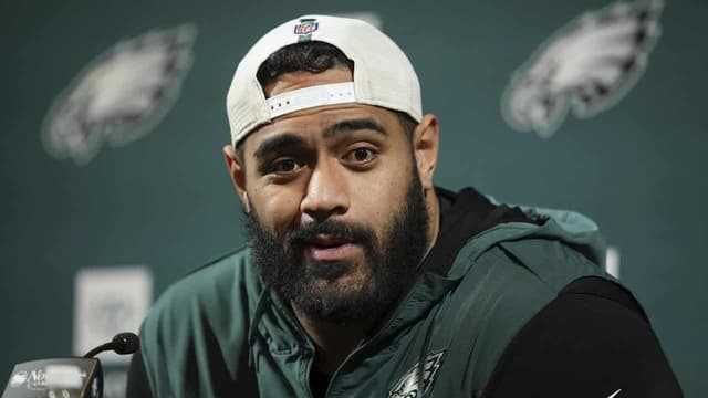 Australia's NFL star blocks out the Super Bowl hype