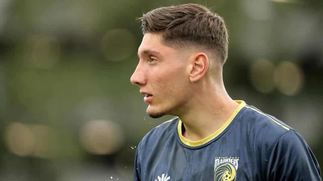 Triantis steals Boyle thunder as Hibs win in Scotland