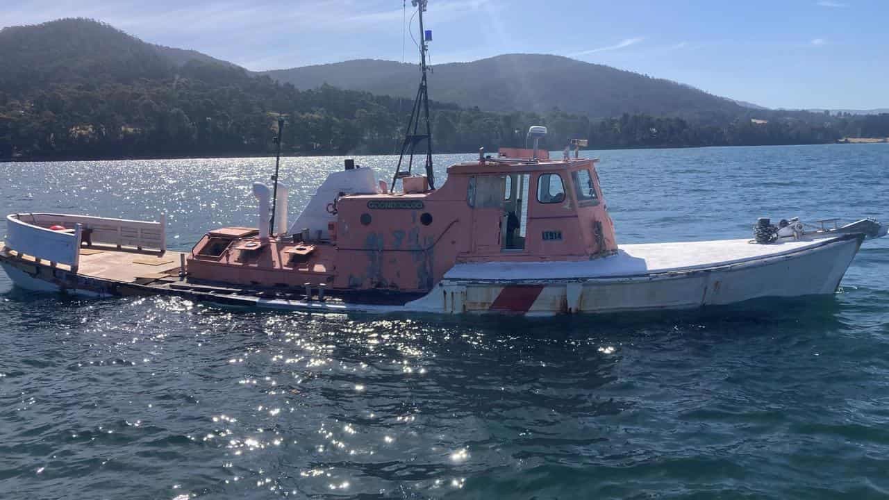 Rare vessel sinks en route to famed boat festival