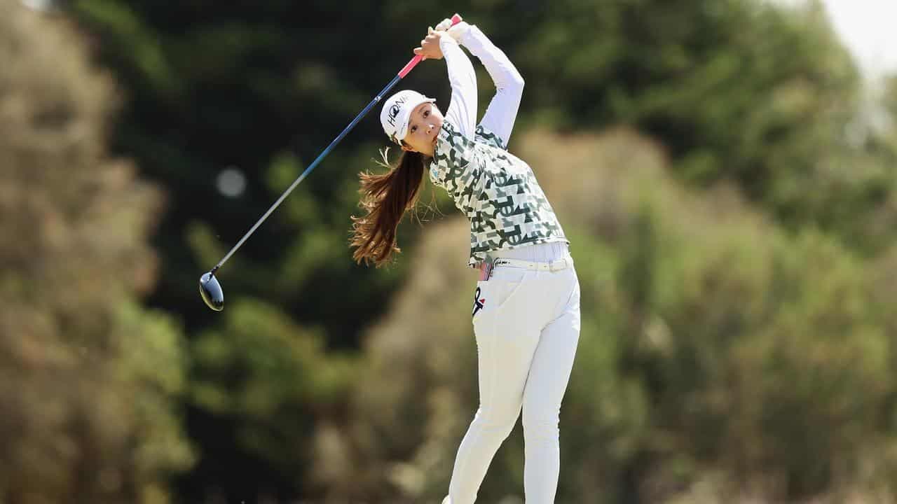 Japan's Shina Kanazawa makes hot start to Vic Open